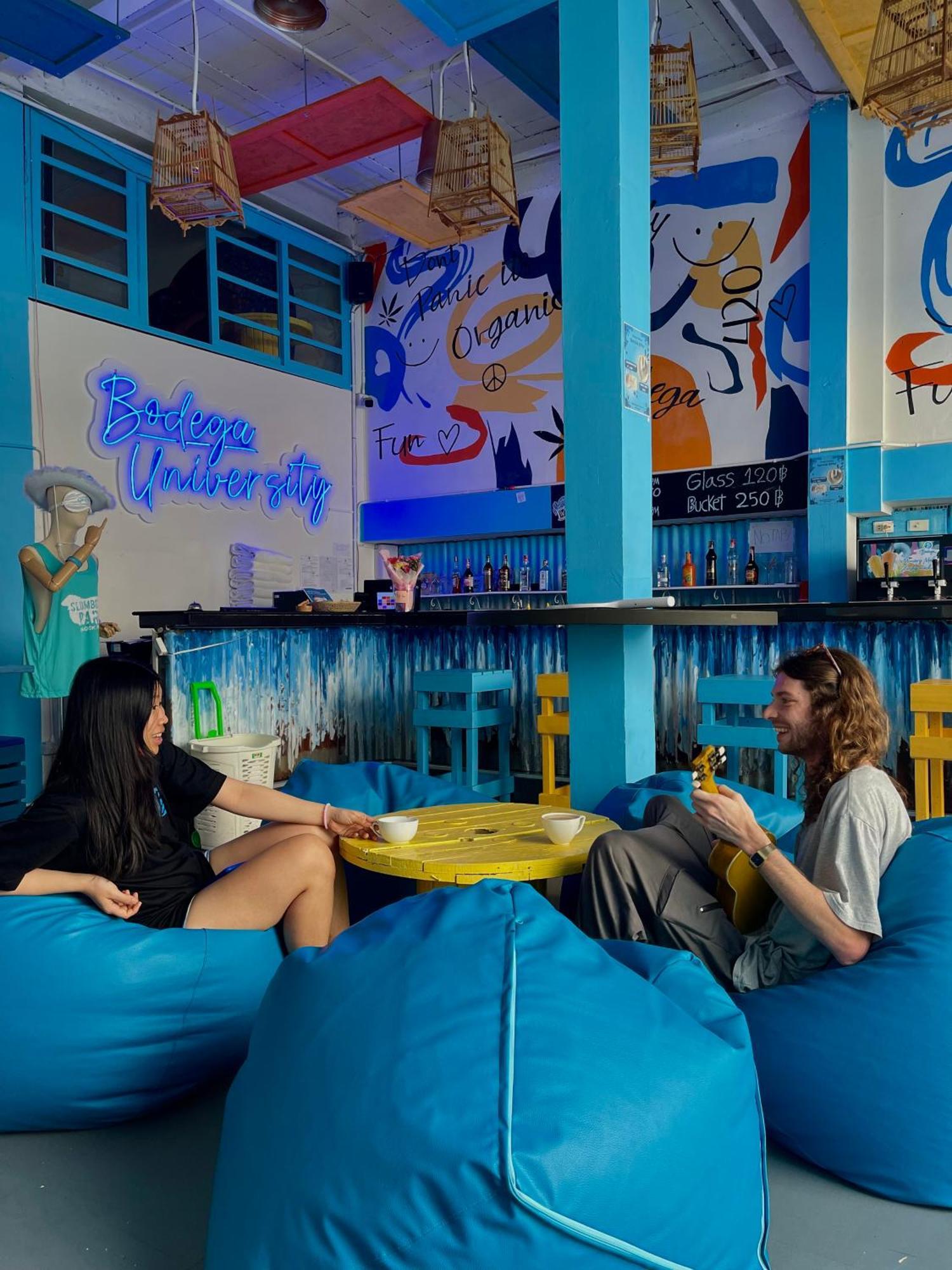Hostel Bodega Bangkok Soi 23 (Adults Only) Exterior foto