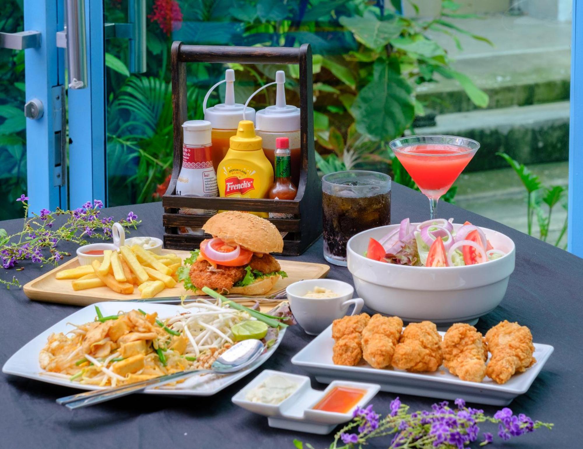 Hostel Bodega Bangkok Soi 23 (Adults Only) Exterior foto