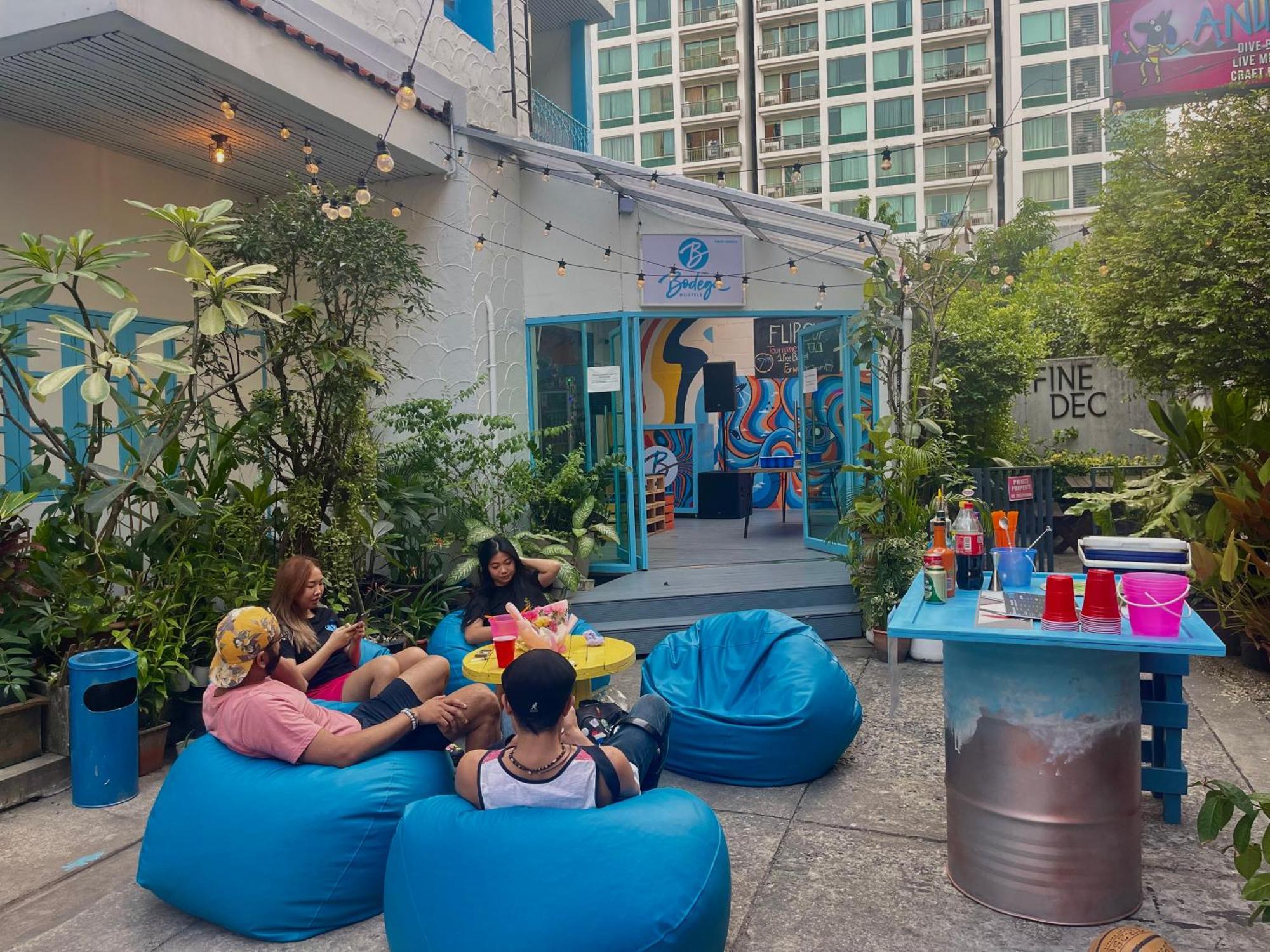 Hostel Bodega Bangkok Soi 23 (Adults Only) Exterior foto