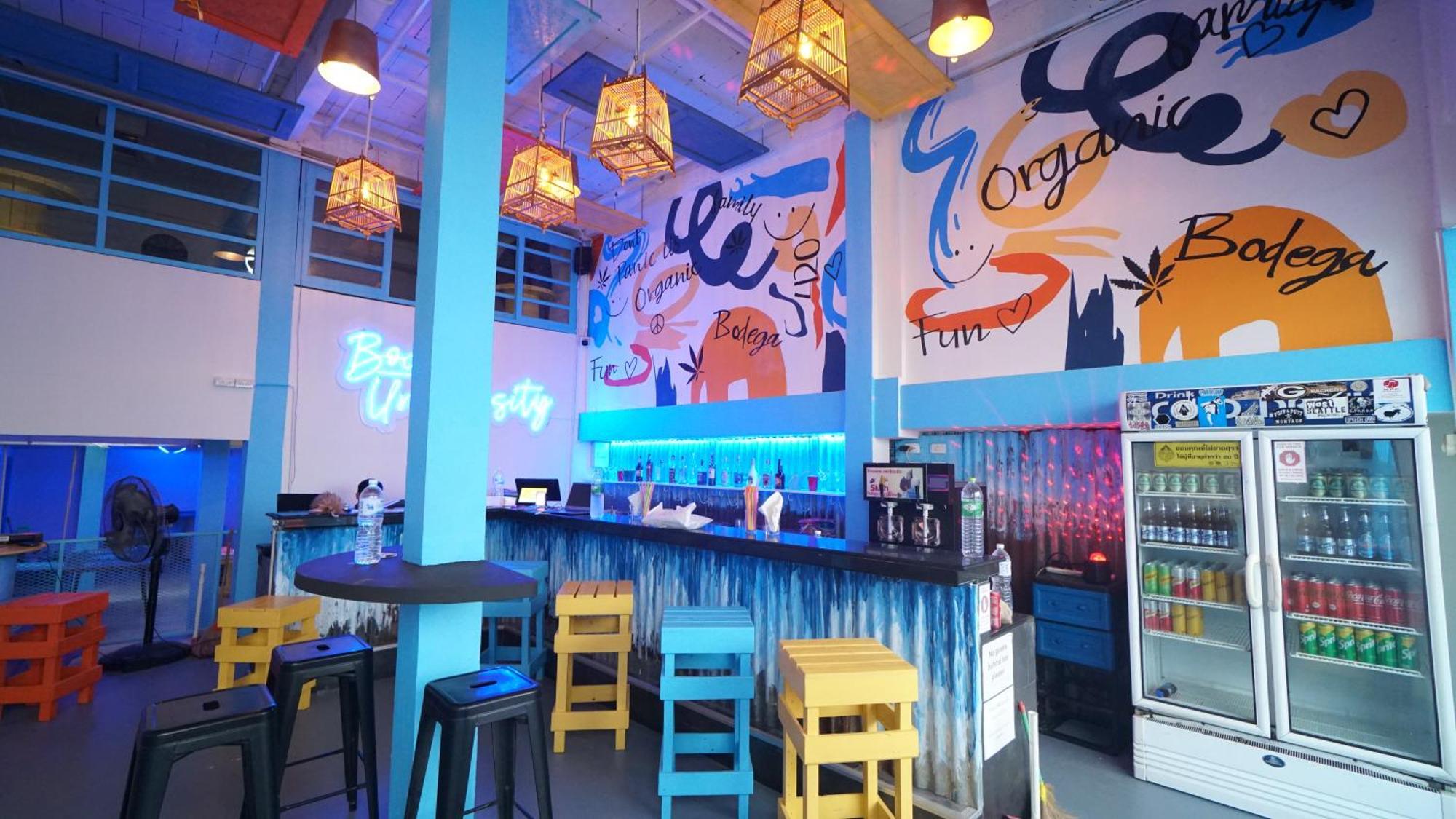 Hostel Bodega Bangkok Soi 23 (Adults Only) Exterior foto